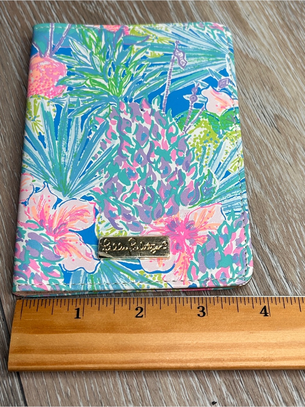 Lilly Pulitzer Passport Holder – Swizzle In Paradise Bound - Picture 6 of 6